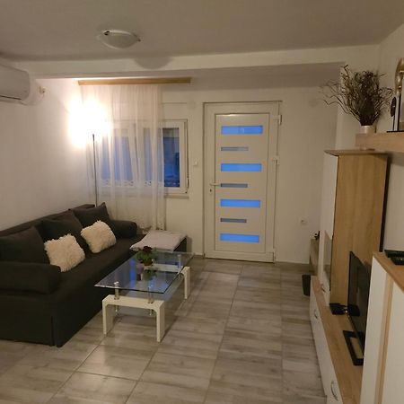 Lovely Self Check In Apartment 2+1 Zadar Exterior foto